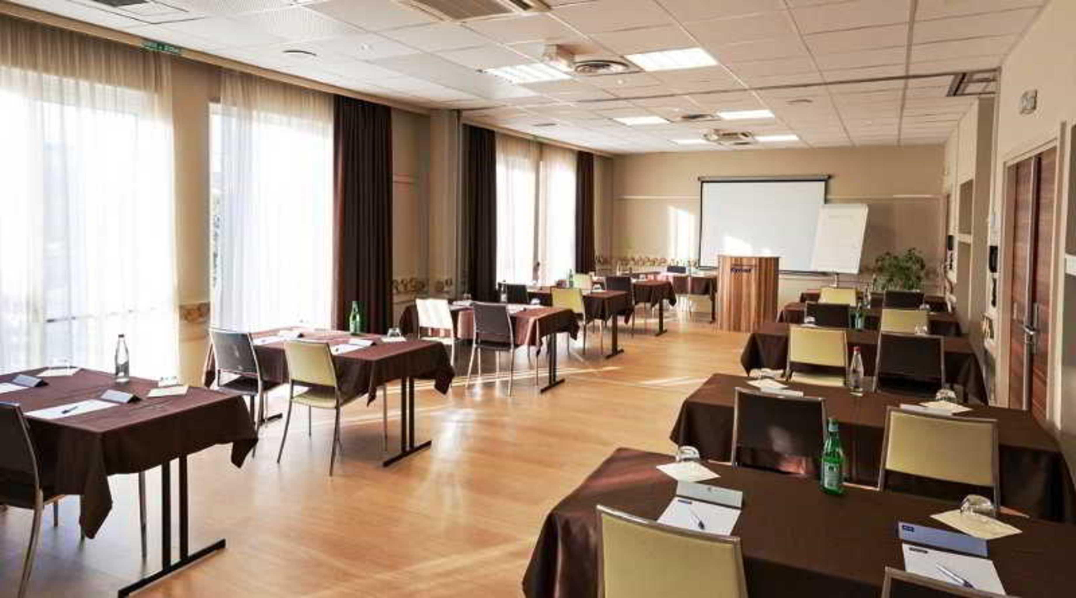 คีเรียด สแตรสเบิร์ก นอร์ด - พาไลส์ เดส คองเกรส - ชิลติกไฮม์ Hotel ชิลติงไฮม์ ภายนอก รูปภาพ